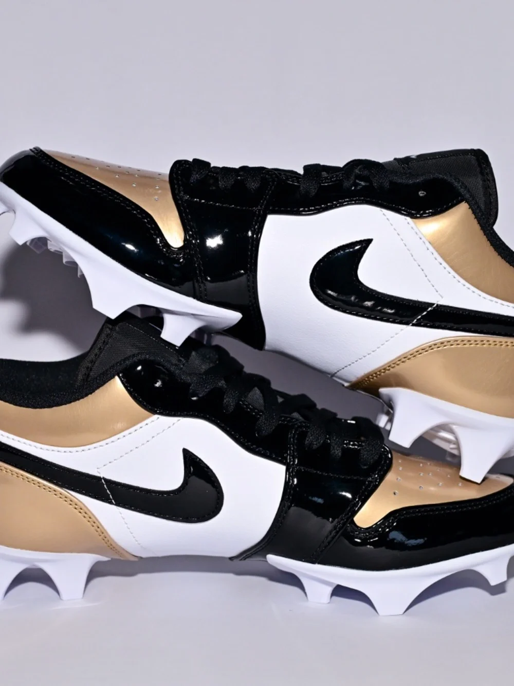 Men's Jordan 1 Low TD Football Cleat Black White Gold Size 9 New/Unworn